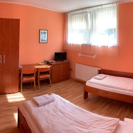 Penzion U Splavu Břeclav Exteriör bild