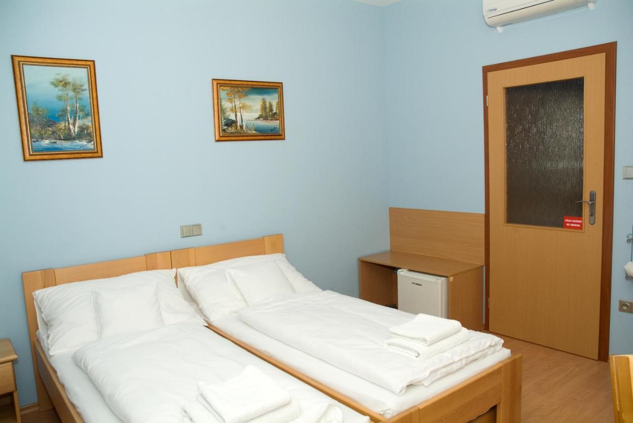 Penzion U Splavu Břeclav Exteriör bild