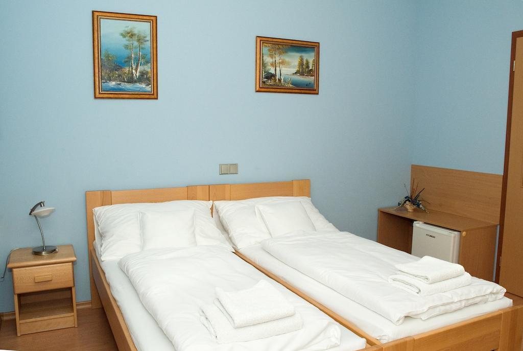 Penzion U Splavu Břeclav Rum bild