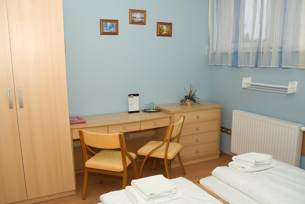 Penzion U Splavu Břeclav Exteriör bild