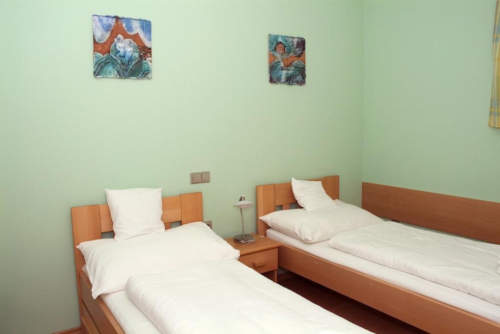 Penzion U Splavu Břeclav Exteriör bild