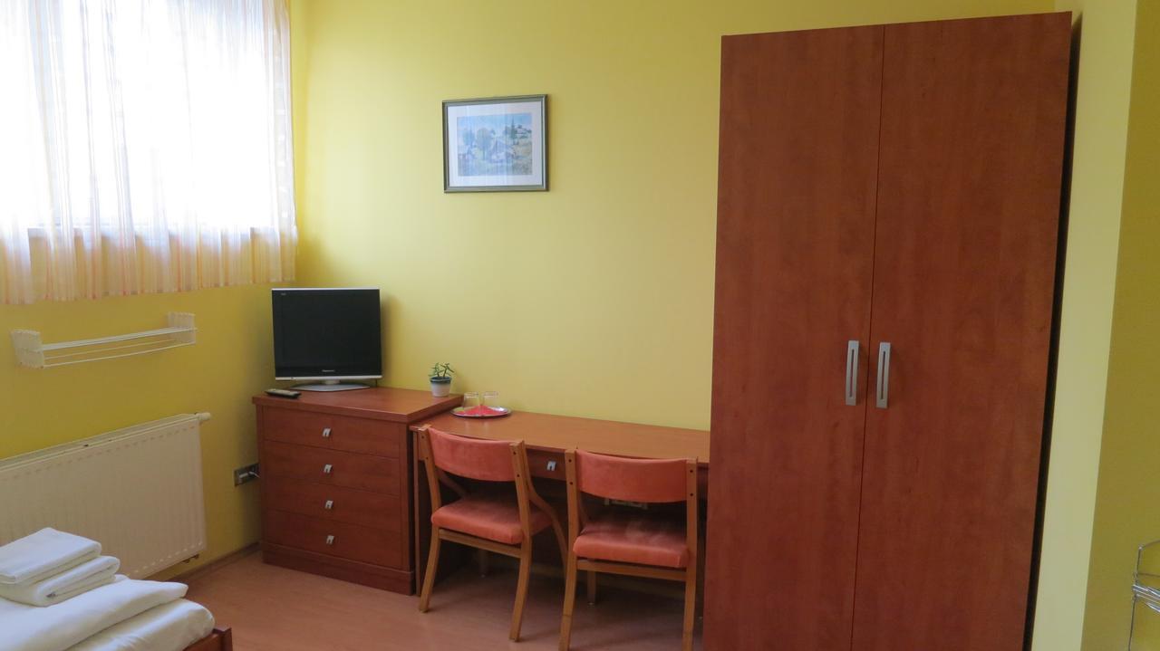 Penzion U Splavu Břeclav Exteriör bild