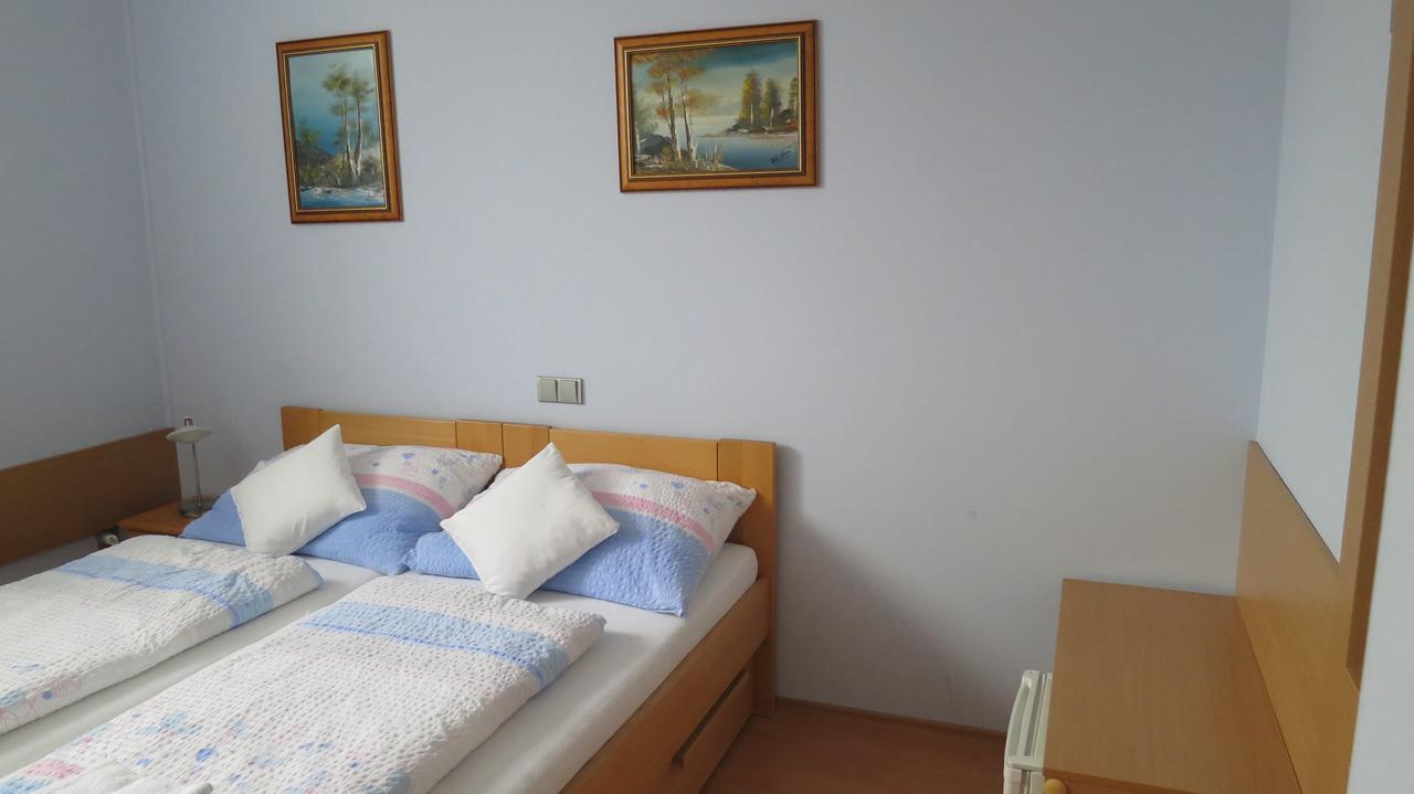 Penzion U Splavu Břeclav Exteriör bild